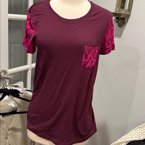 Victoria’s Secret PINK VINTAGE Crewneck Pocket T-shirt - Picture 3 of 9
